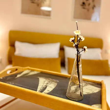 Feel At - - Near The Center Appartement Kalamáta