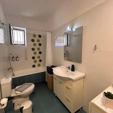 Feel At - - Near The Center * Kalamáta