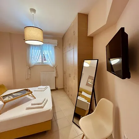 Feel At - - Near The Center Kalamáta