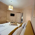Feel At - - Near The Center Апартаменты *