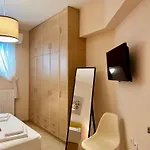 Apartment Feel At - - Near The Center *