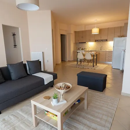 Feel At - - Near The Center Apartment Kalamata