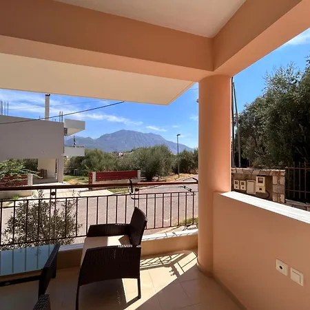 Feel At - - Near The Center Apartment Kalamata