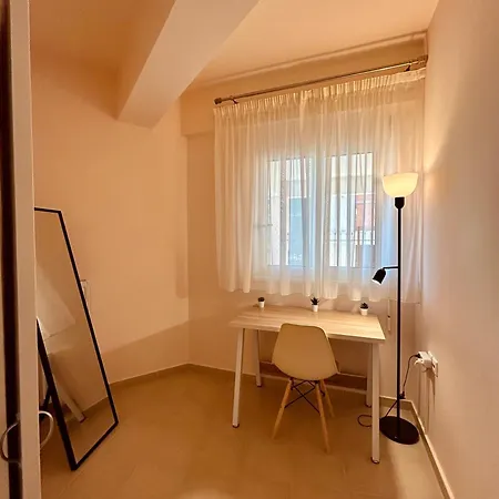 Feel At - - Near The Center Apartment