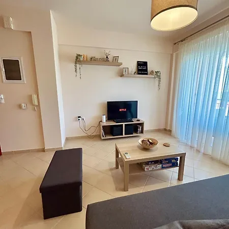 Apartment Feel At - - Near The Center *