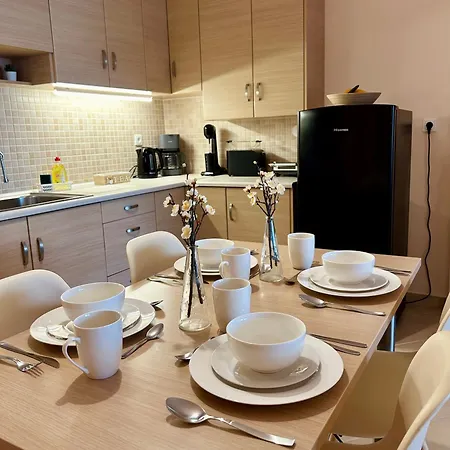 Feel At - - Near The Center Apartment Kalamata
