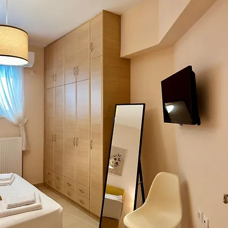 Apartment Feel At - - Near The Center *