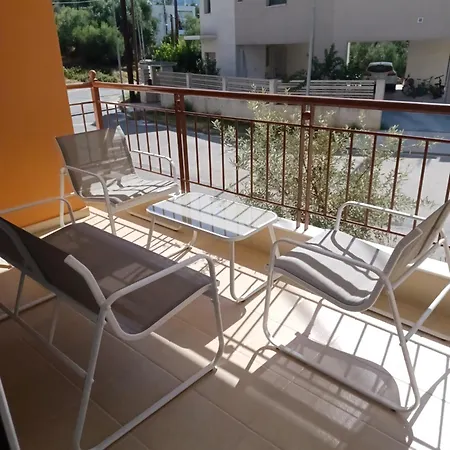Feel At - - Near The Center Apartment Kalamata