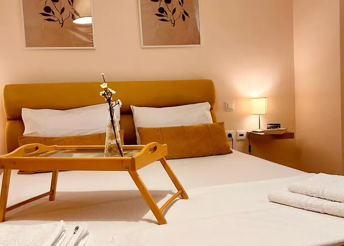 Feel At - - Near The Center * Kalamata