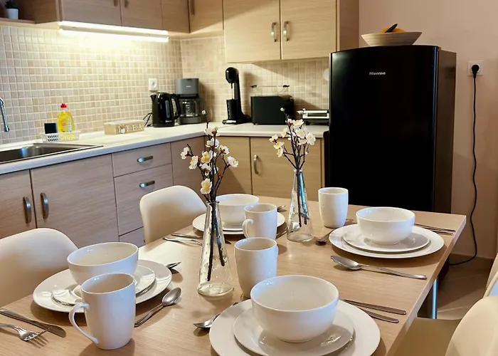 Feel At - - Near The Center Apartmán Kalamata