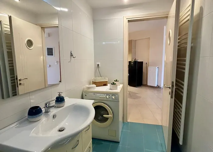 Feel At - - Near The Center * Kalamata